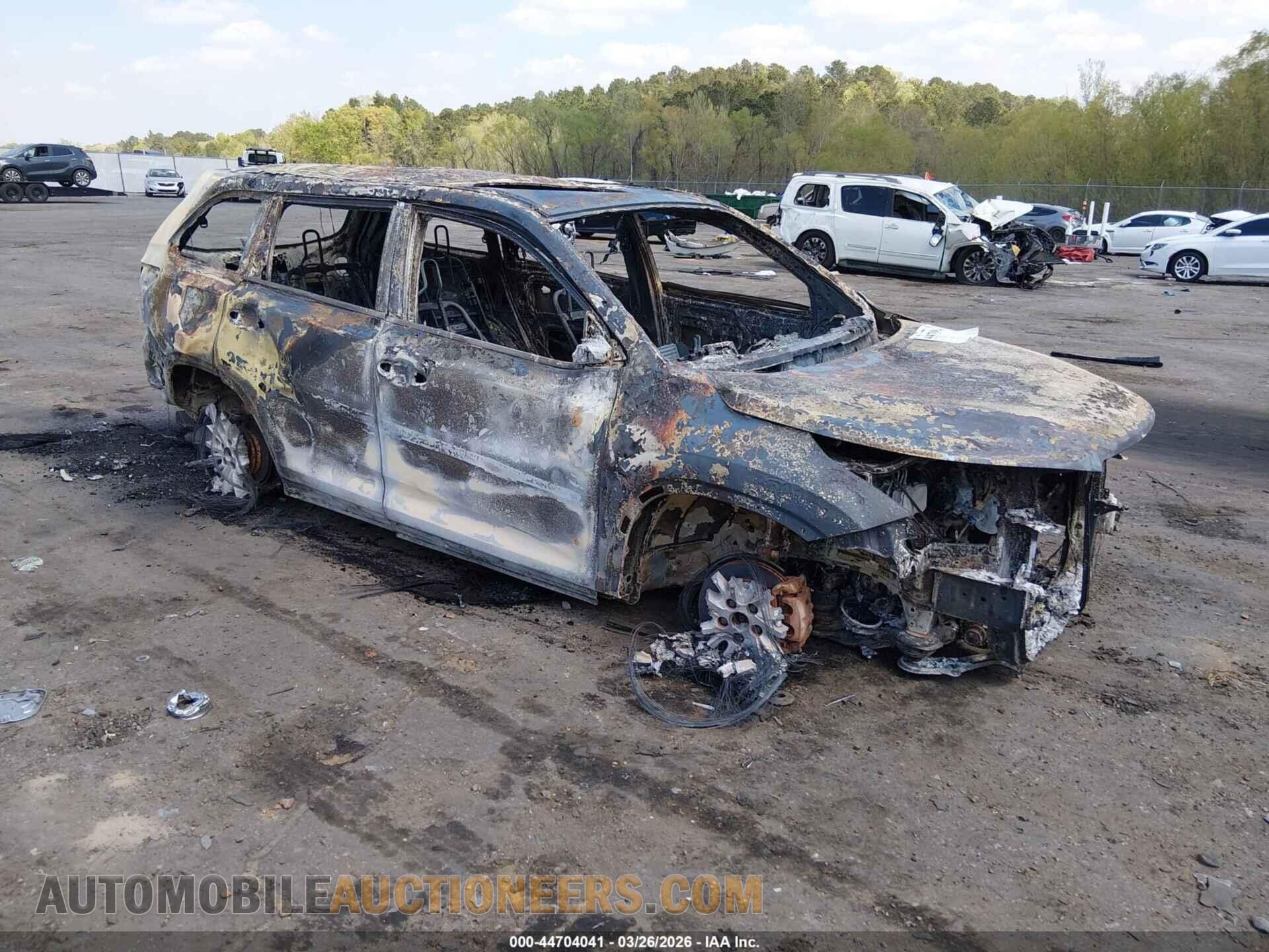 5TDJZRFH2JS498986 TOYOTA HIGHLANDER 2018
