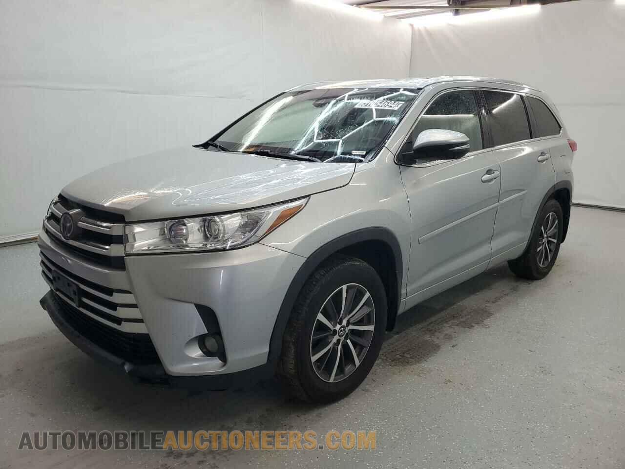 5TDJZRFH2JS525751 TOYOTA HIGHLANDER 2018