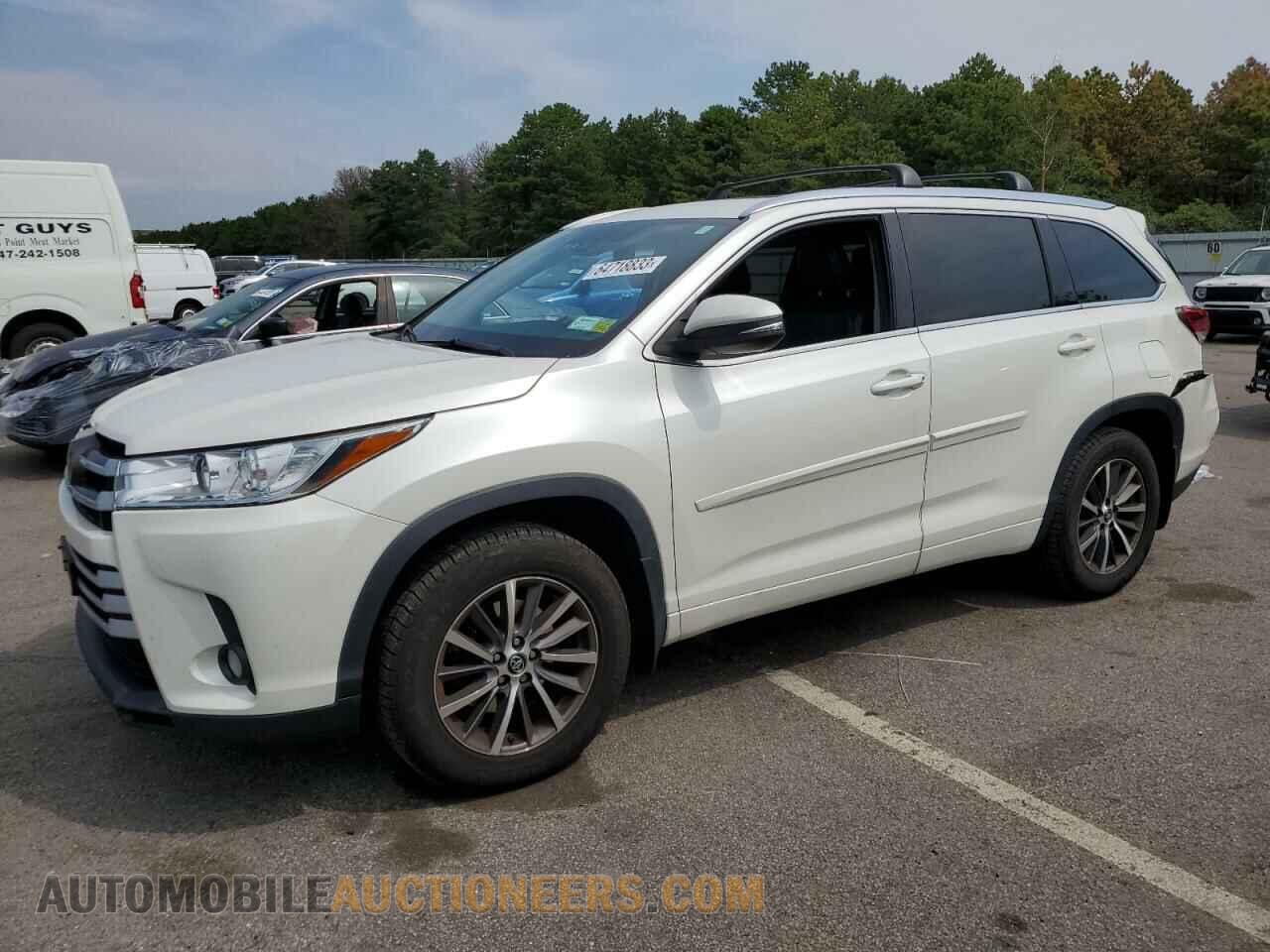 5TDJZRFH2JS528861 TOYOTA HIGHLANDER 2018