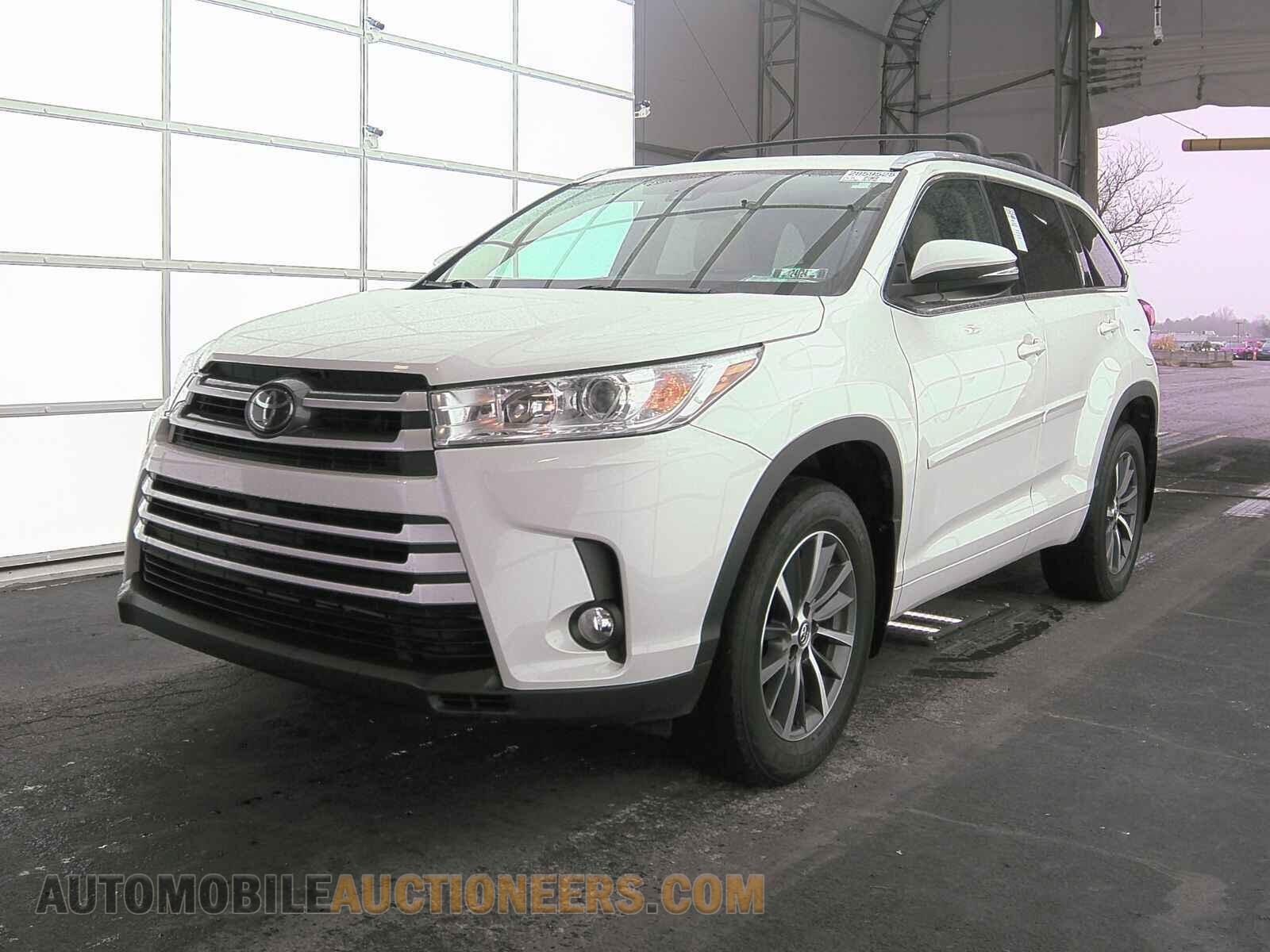 5TDJZRFH2JS543778 Toyota Highlander 2018