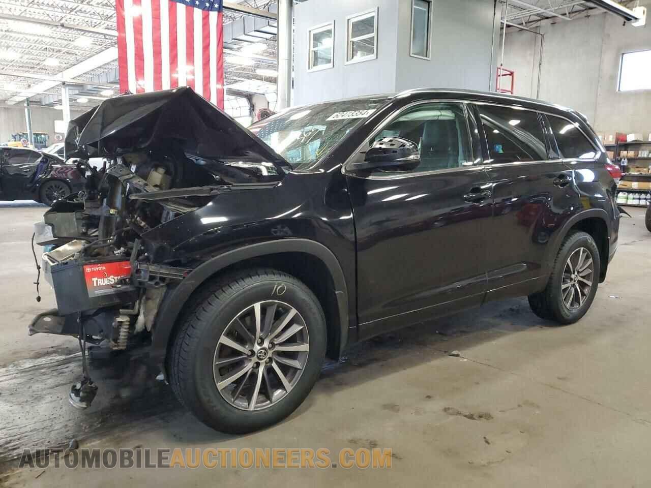 5TDJZRFH2JS812877 TOYOTA HIGHLANDER 2018