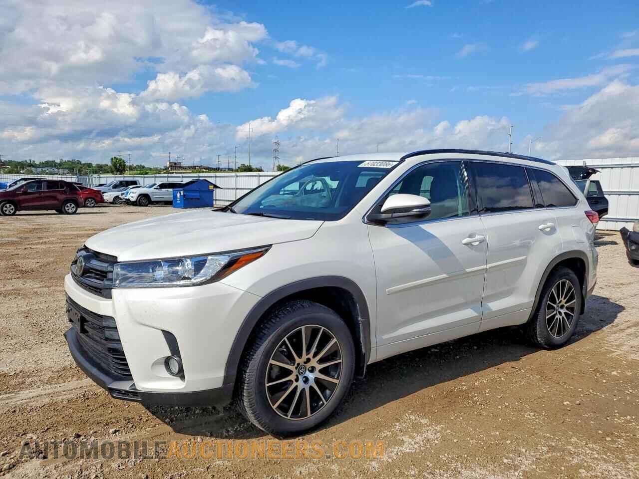 5TDJZRFH2JS813592 TOYOTA HIGHLANDER 2018
