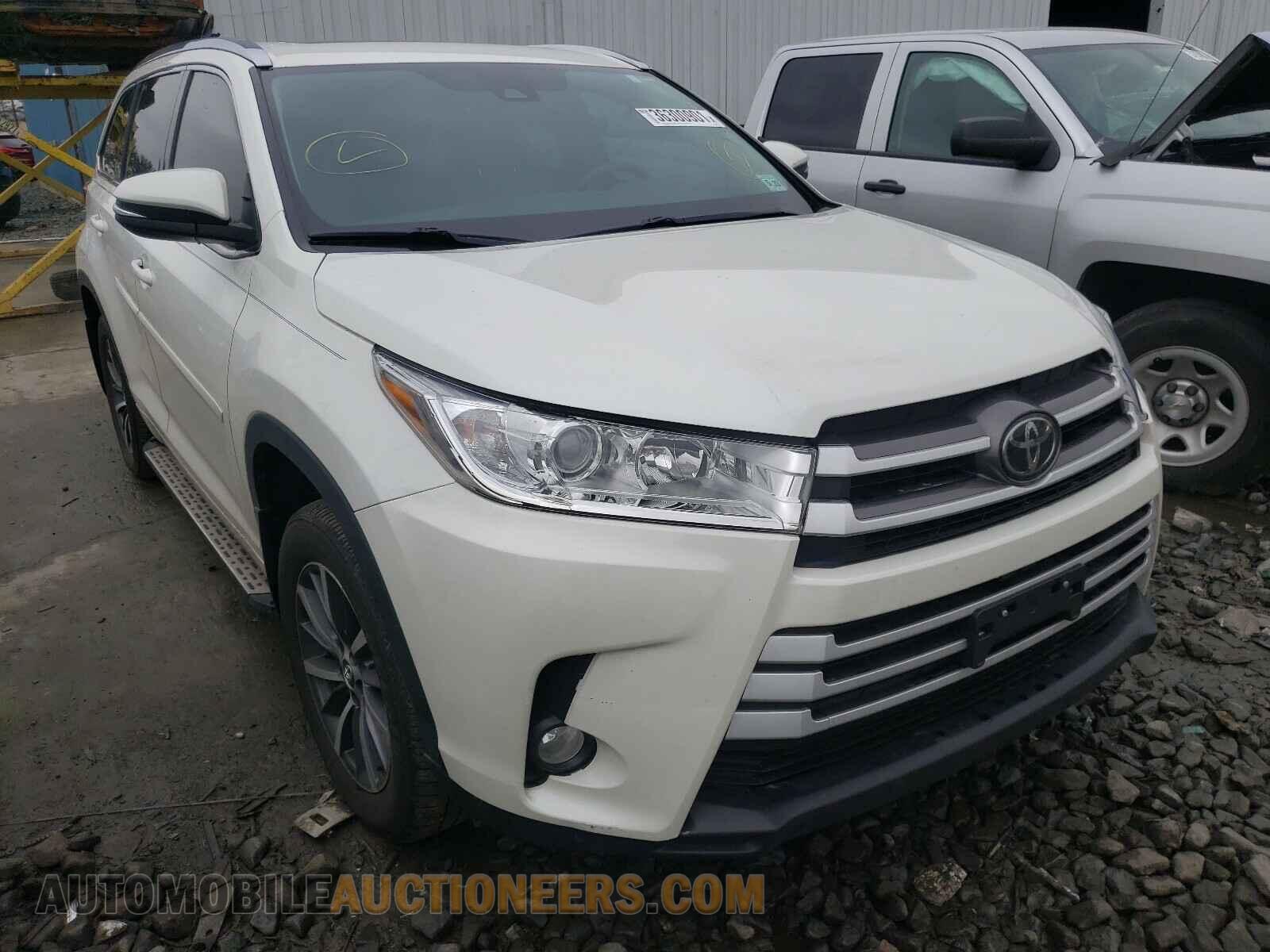 5TDJZRFH2JS853543 TOYOTA HIGHLANDER 2018
