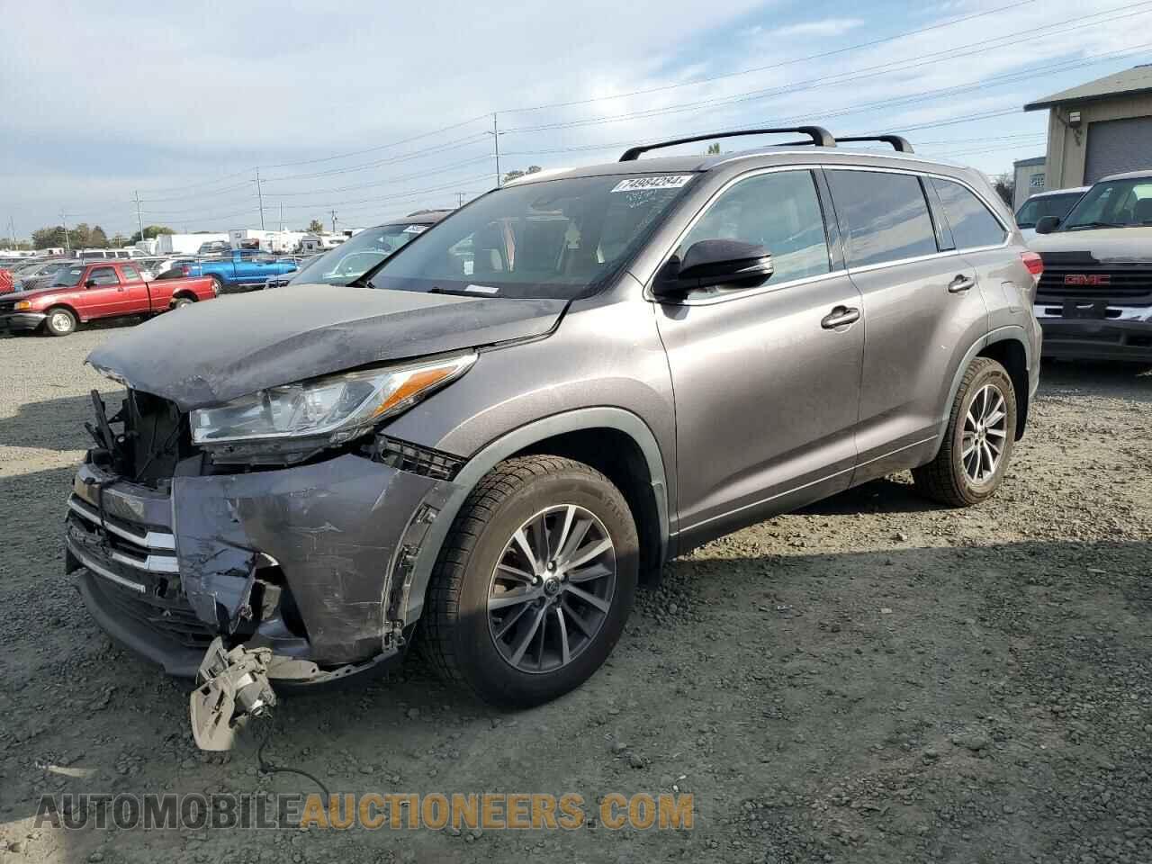 5TDJZRFH3JS538010 TOYOTA HIGHLANDER 2018