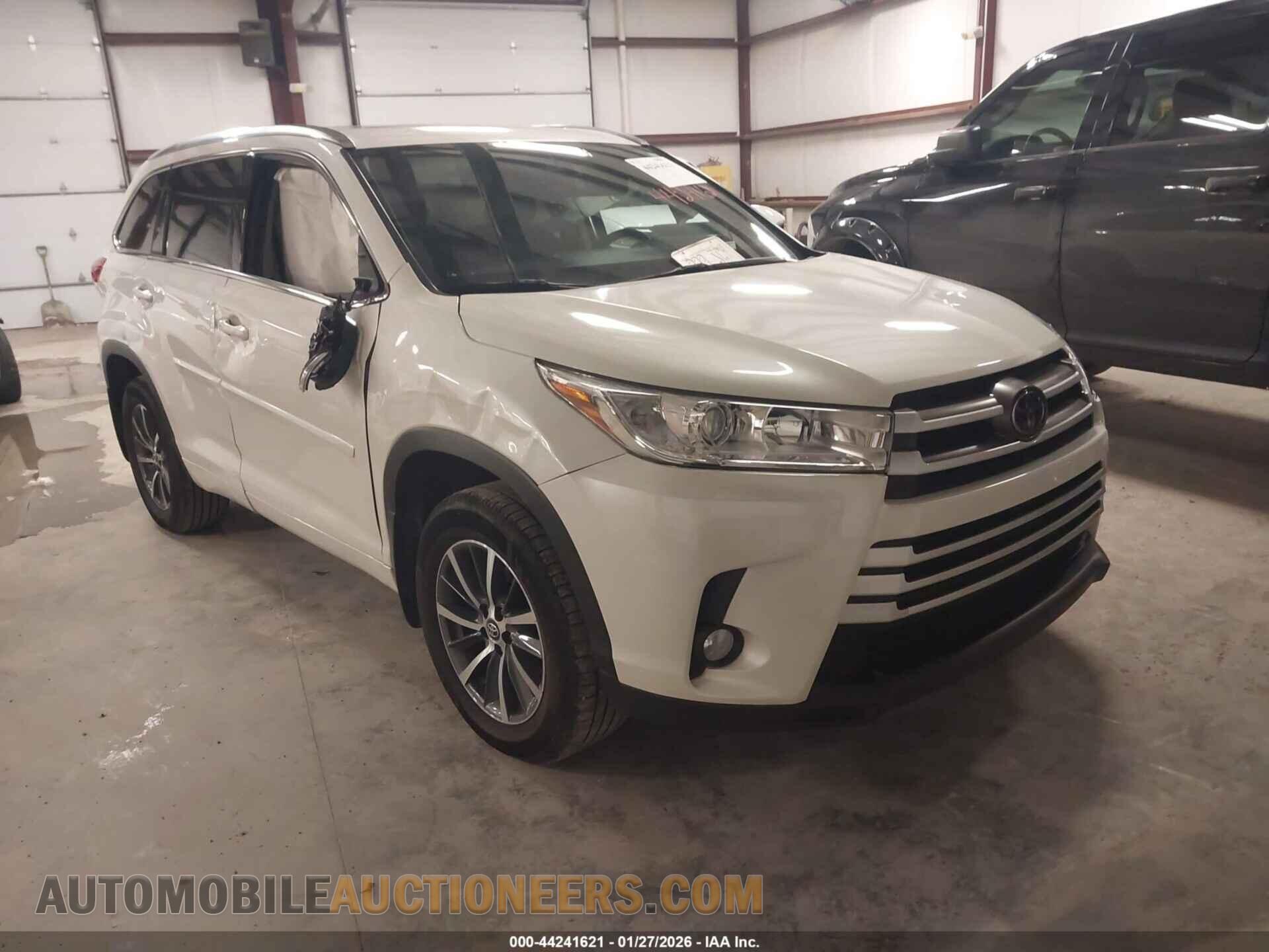 5TDJZRFH3JS547970 TOYOTA HIGHLANDER 2018