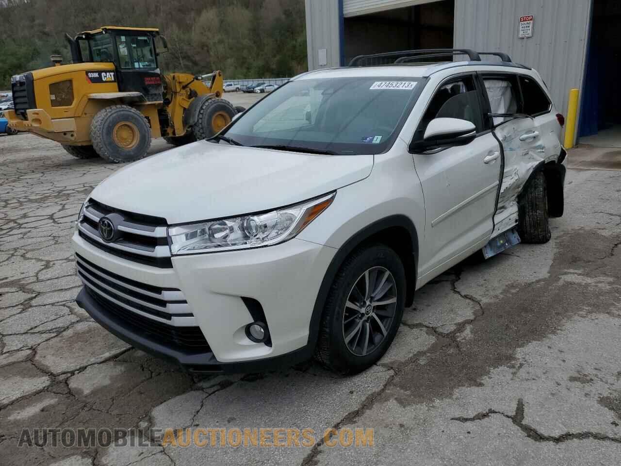 5TDJZRFH3JS808207 TOYOTA HIGHLANDER 2018