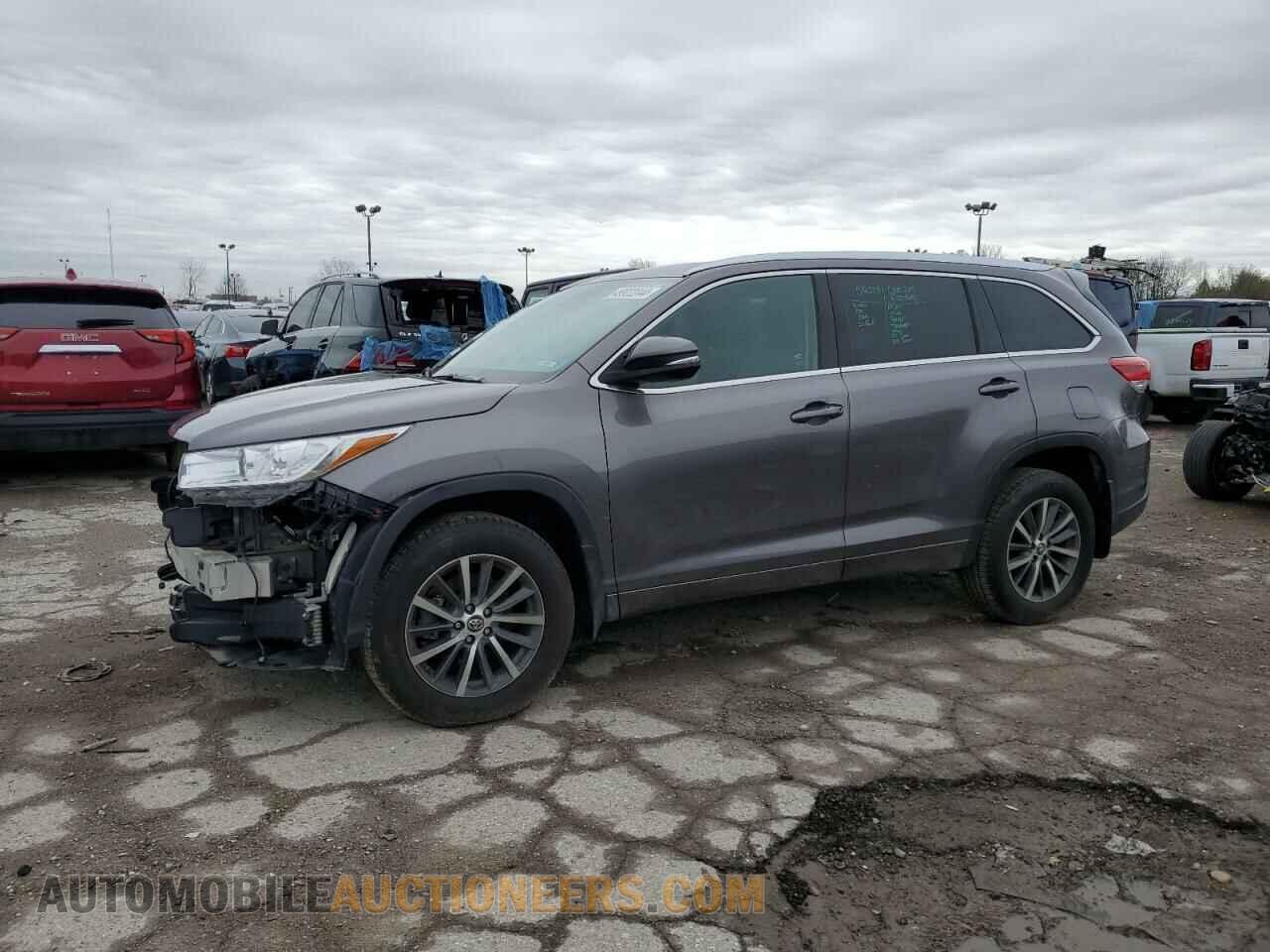 5TDJZRFH4JS525959 TOYOTA HIGHLANDER 2018