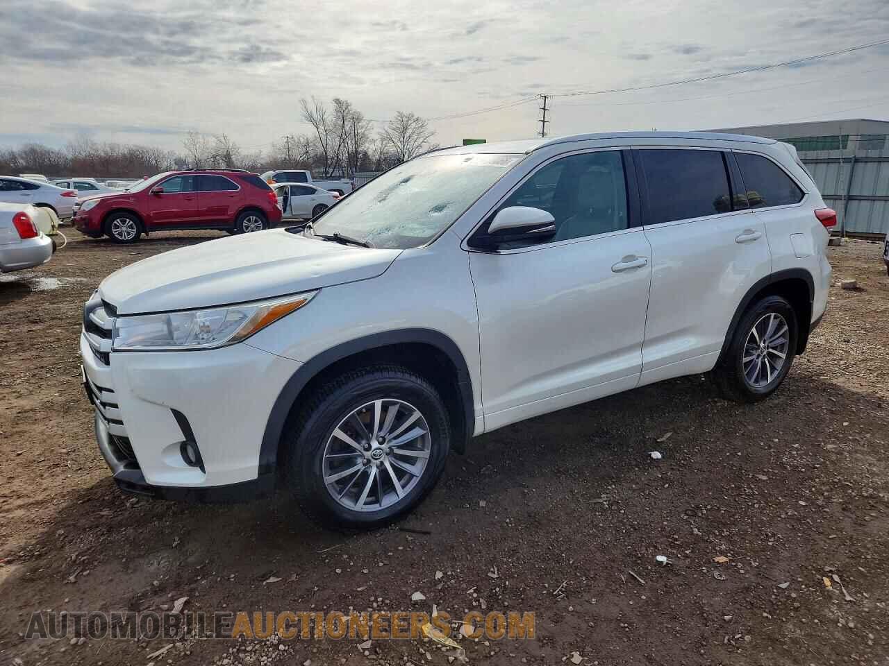 5TDJZRFH4JS530465 TOYOTA HIGHLANDER 2018
