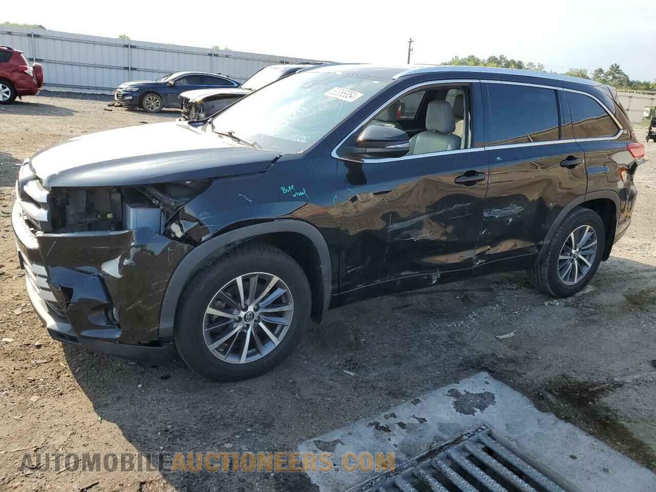 5TDJZRFH4JS558587 TOYOTA HIGHLANDER 2018