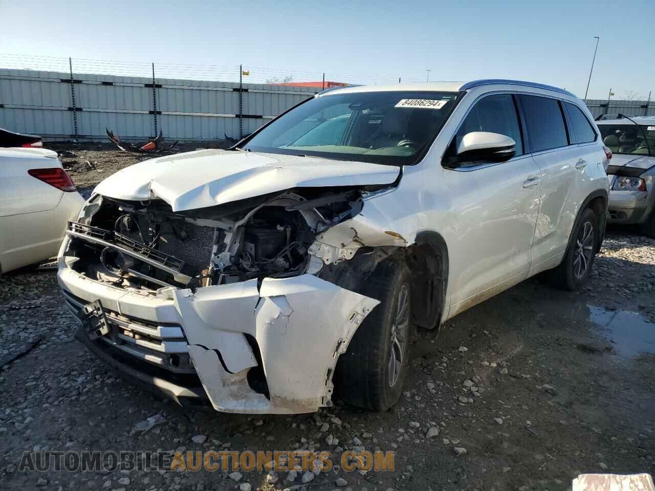 5TDJZRFH4JS817014 TOYOTA HIGHLANDER 2018