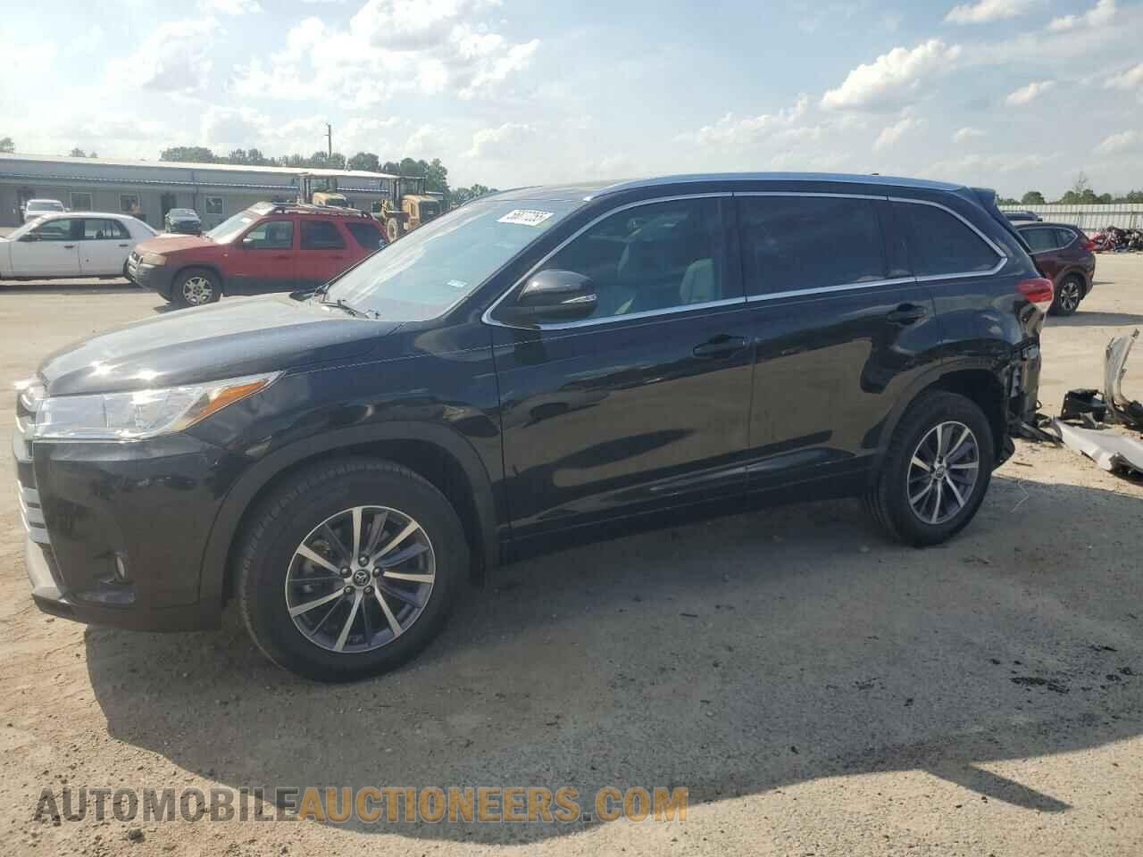 5TDJZRFH4JS833567 TOYOTA HIGHLANDER 2018