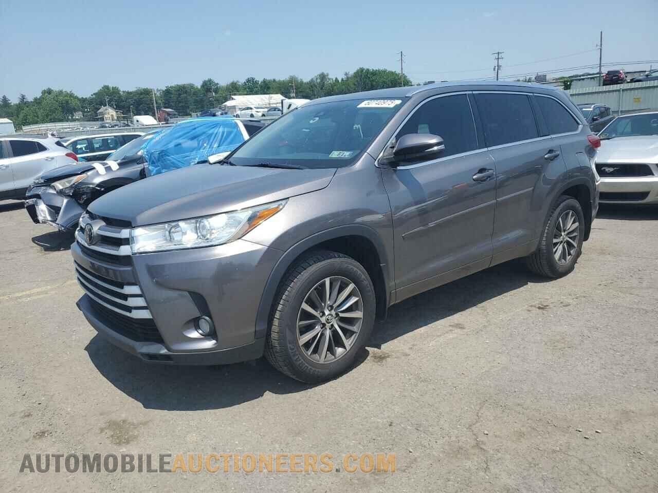 5TDJZRFH4JS875821 TOYOTA HIGHLANDER 2018