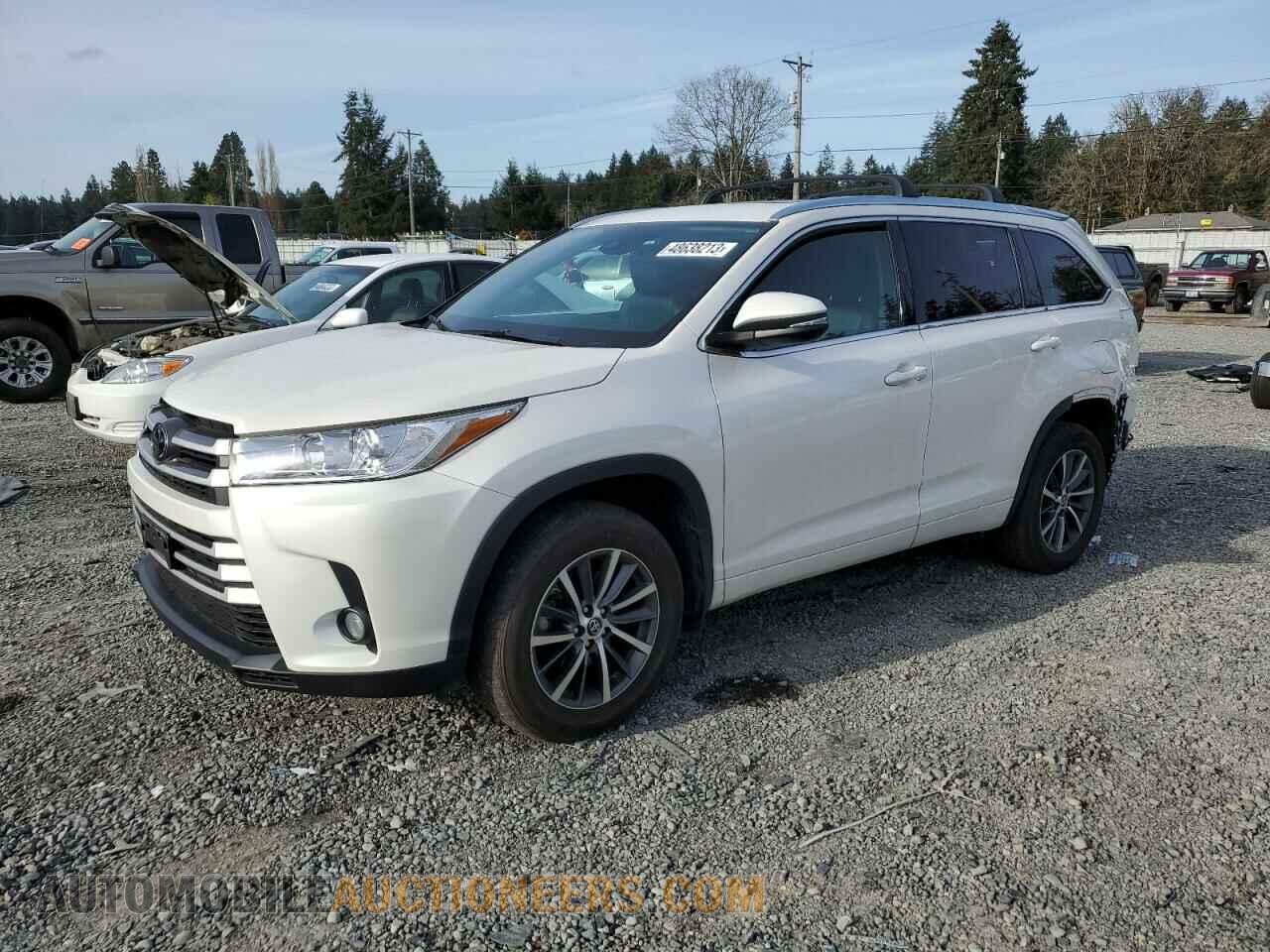 5TDJZRFH5JS558985 TOYOTA HIGHLANDER 2018