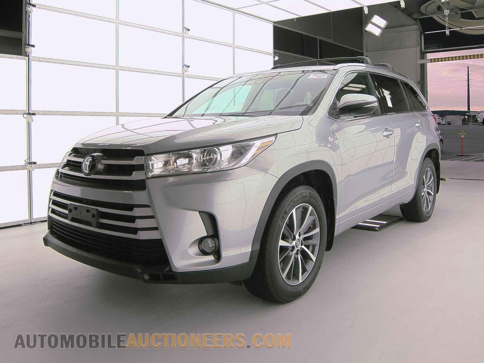 5TDJZRFH7JS903708 Toyota Highlander 2018