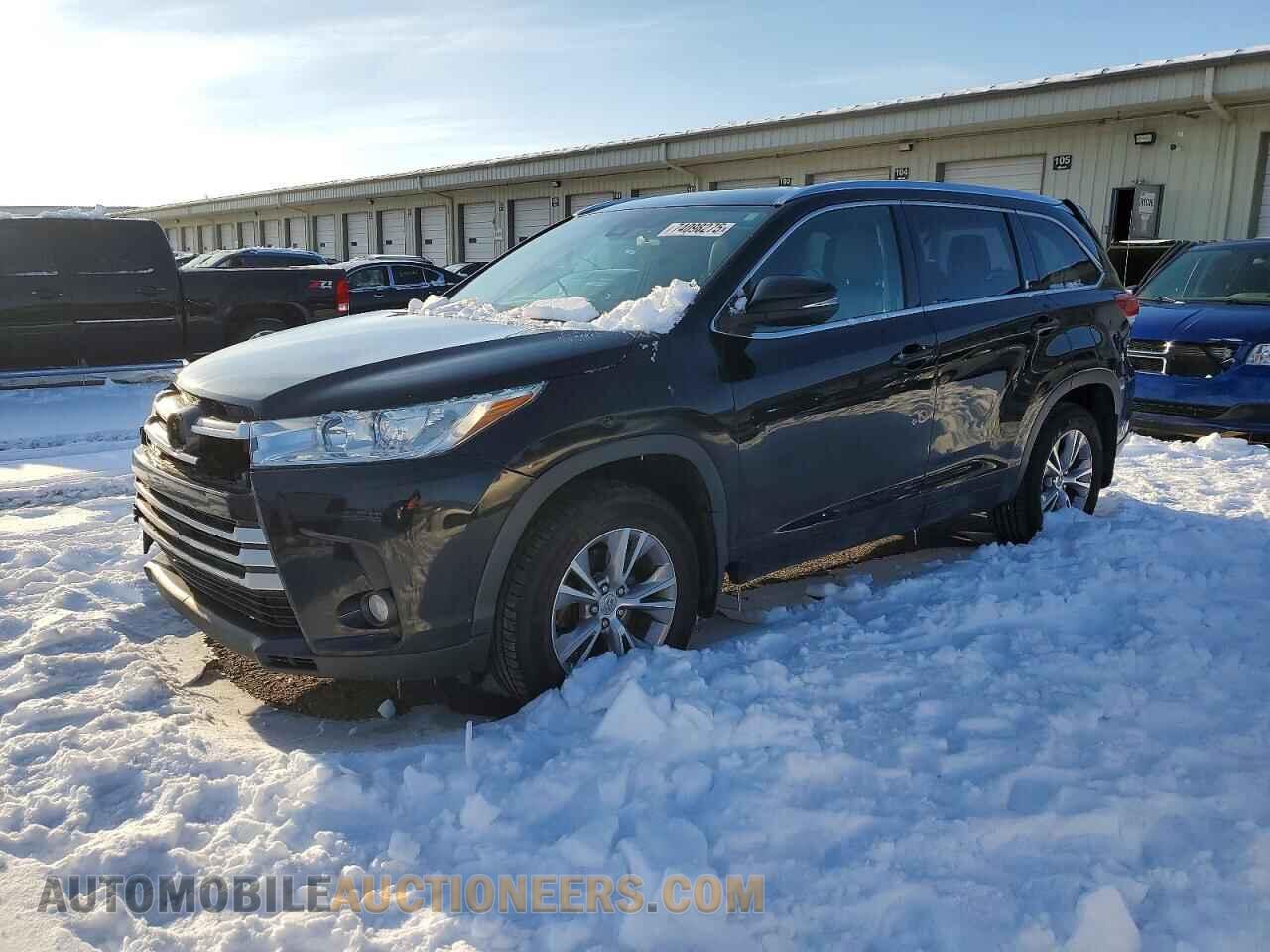 5TDJZRFH8JS528962 TOYOTA HIGHLANDER 2018