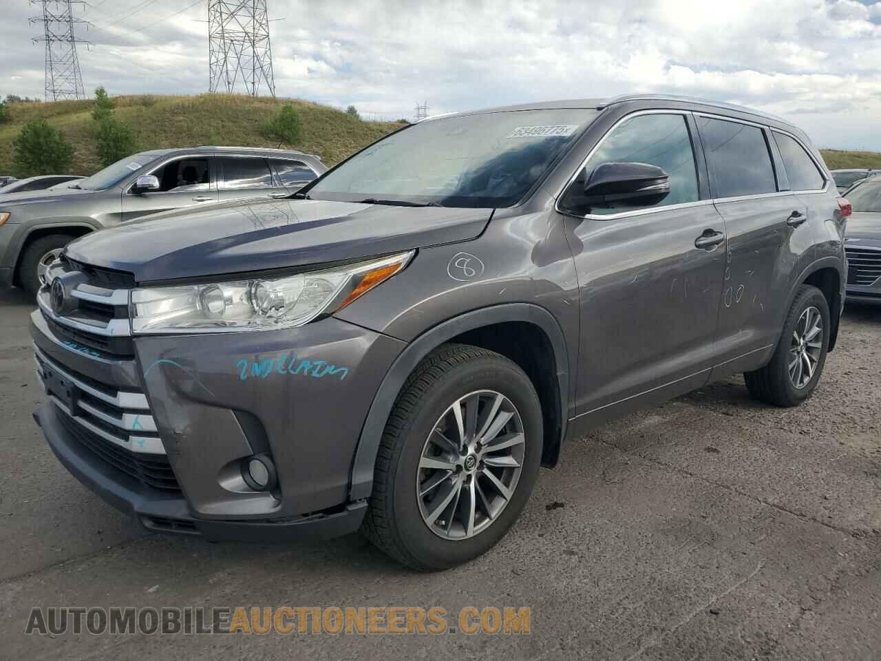 5TDJZRFH8JS538021 TOYOTA HIGHLANDER 2018