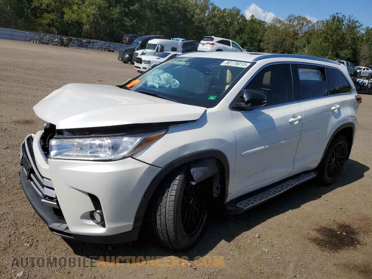 5TDJZRFH8JS810941 TOYOTA HIGHLANDER 2018