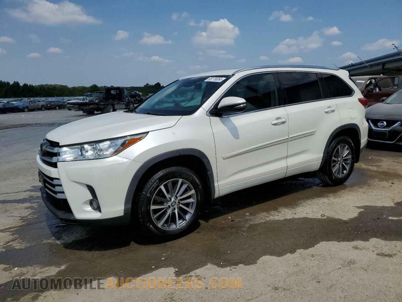 5TDJZRFH8JS857032 TOYOTA HIGHLANDER 2018