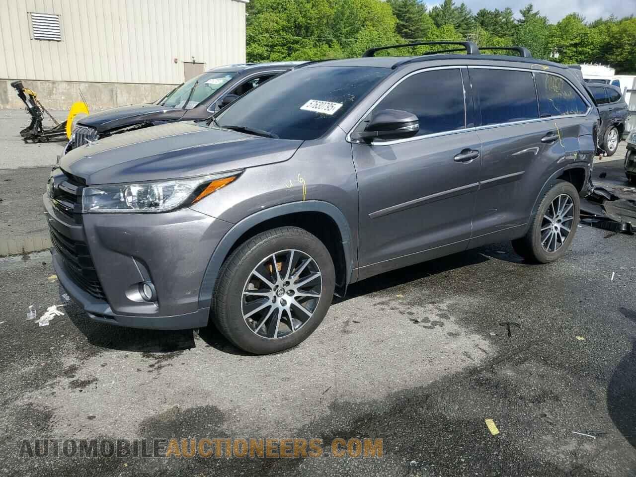 5TDJZRFH9JS902964 TOYOTA HIGHLANDER 2018
