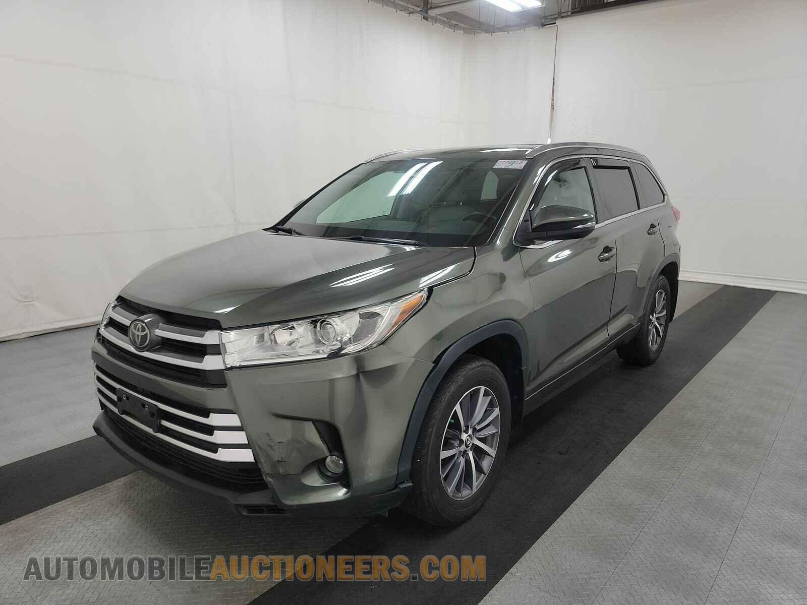 5TDJZRFHXJS811069 Toyota Highlander 2018