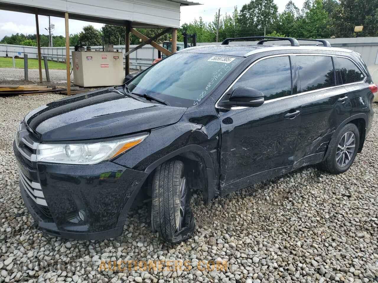 5TDJZRFHXJS821925 TOYOTA HIGHLANDER 2018