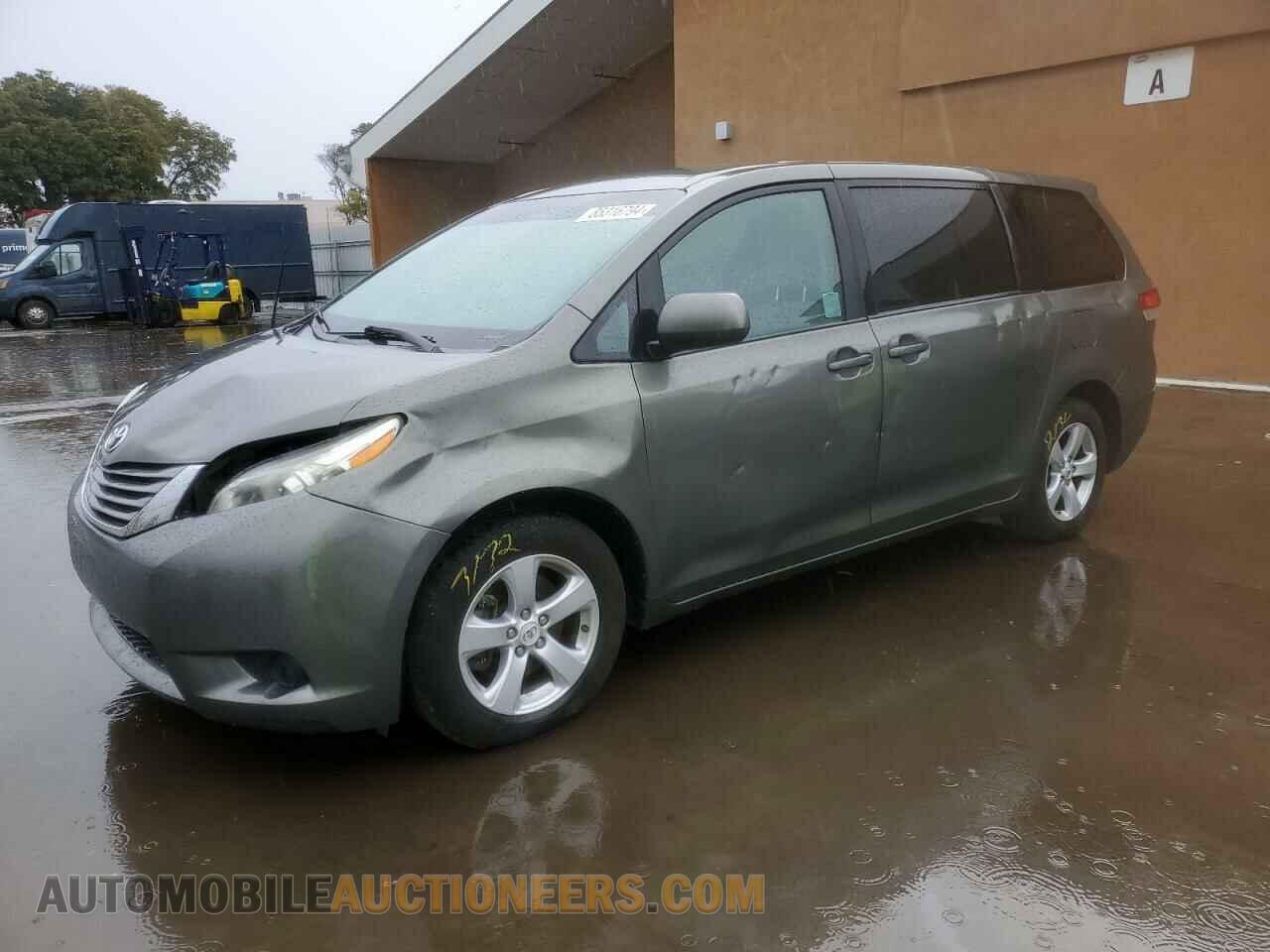 5TDKA3DC2CS014785 TOYOTA SIENNA 2012