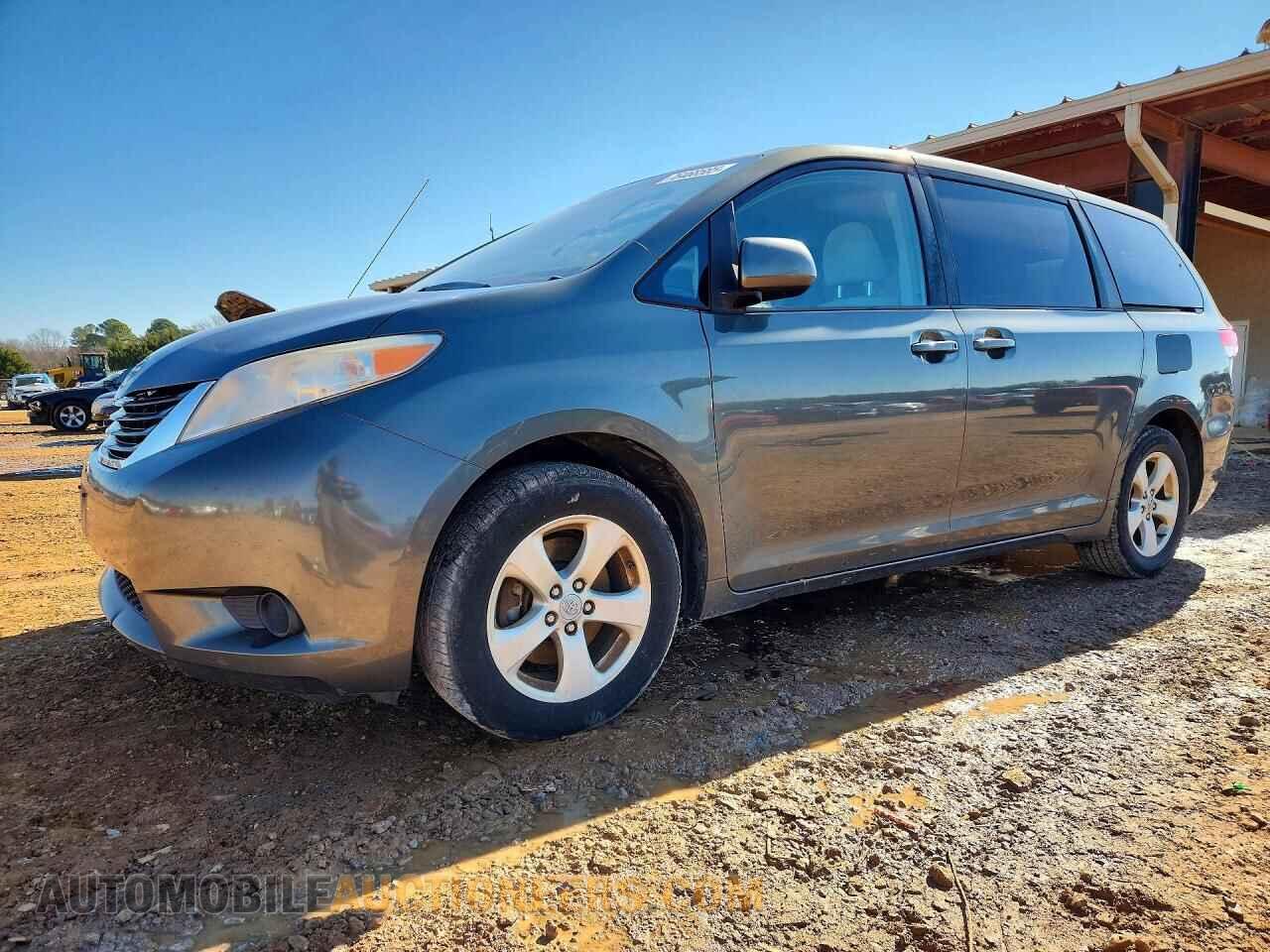 5TDKA3DC2CS015032 TOYOTA SIENNA 2012