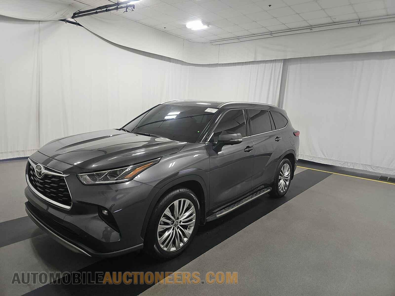 5TDKDRAHXPS506058 Toyota Highlander 2023
