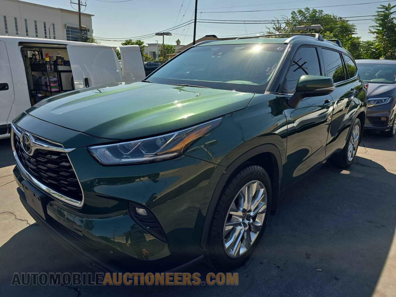 5TDKDRBH2PS502164 Toyota Highlander 2023