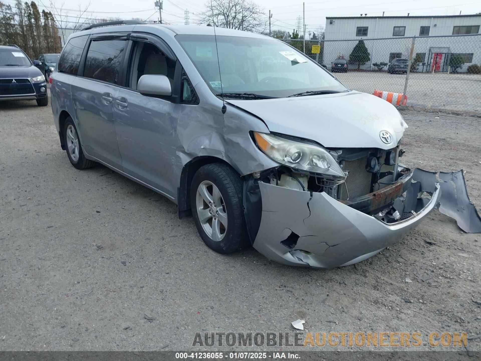 5TDKK3DC1CS228082 TOYOTA SIENNA 2012