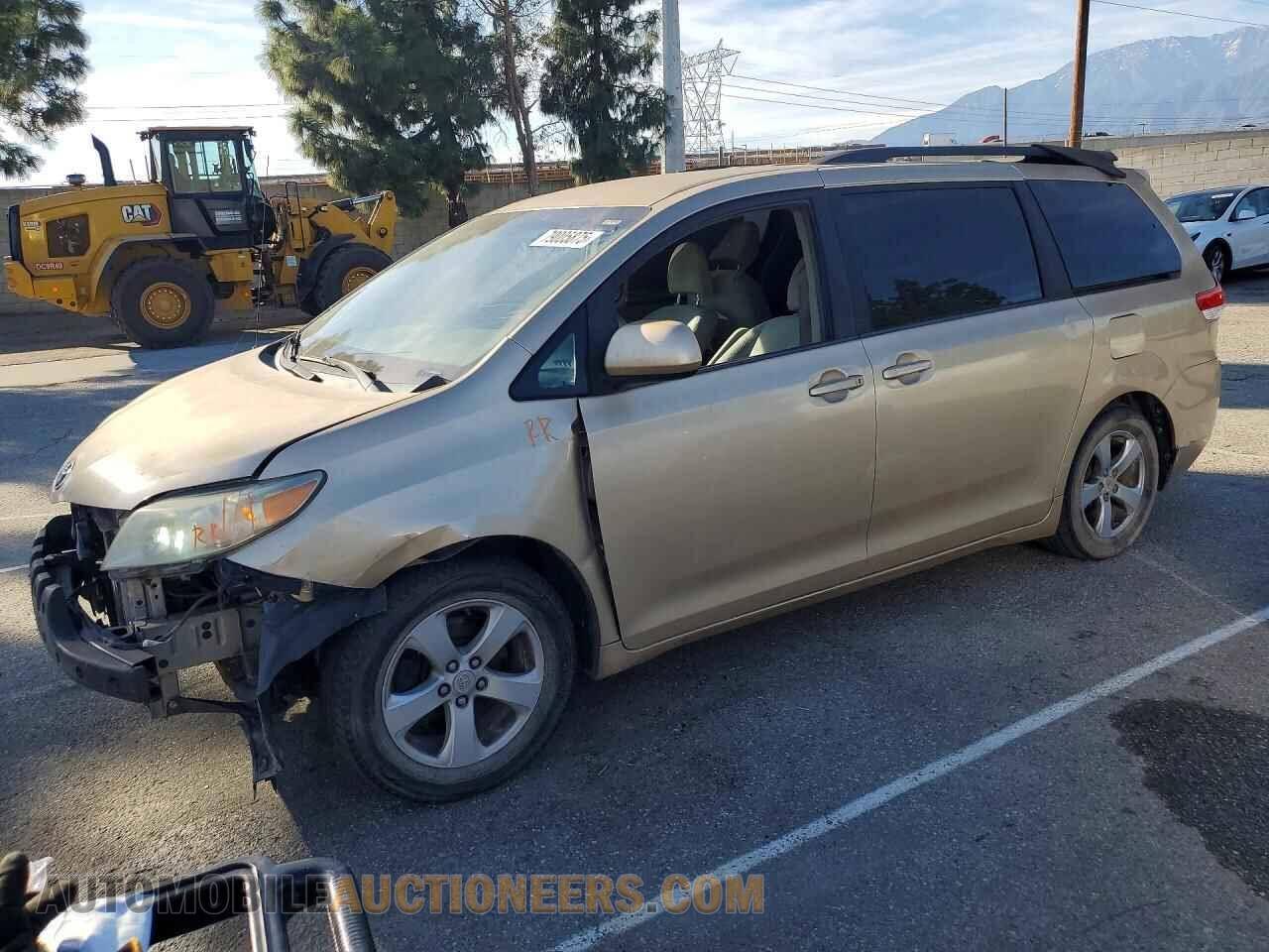 5TDKK3DC7CS228653 TOYOTA SIENNA 2012
