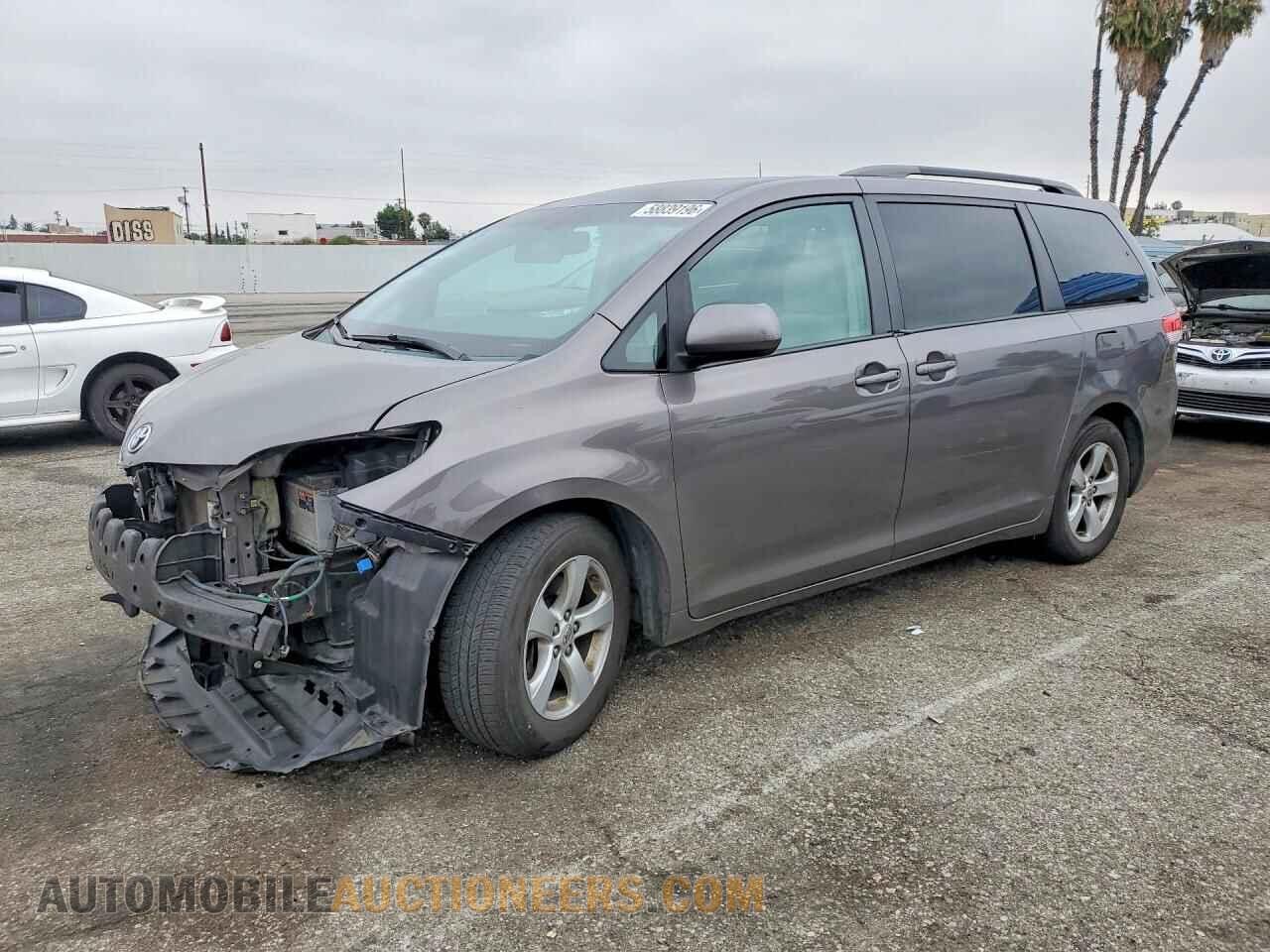 5TDKK3DC8CS209092 TOYOTA SIENNA 2012