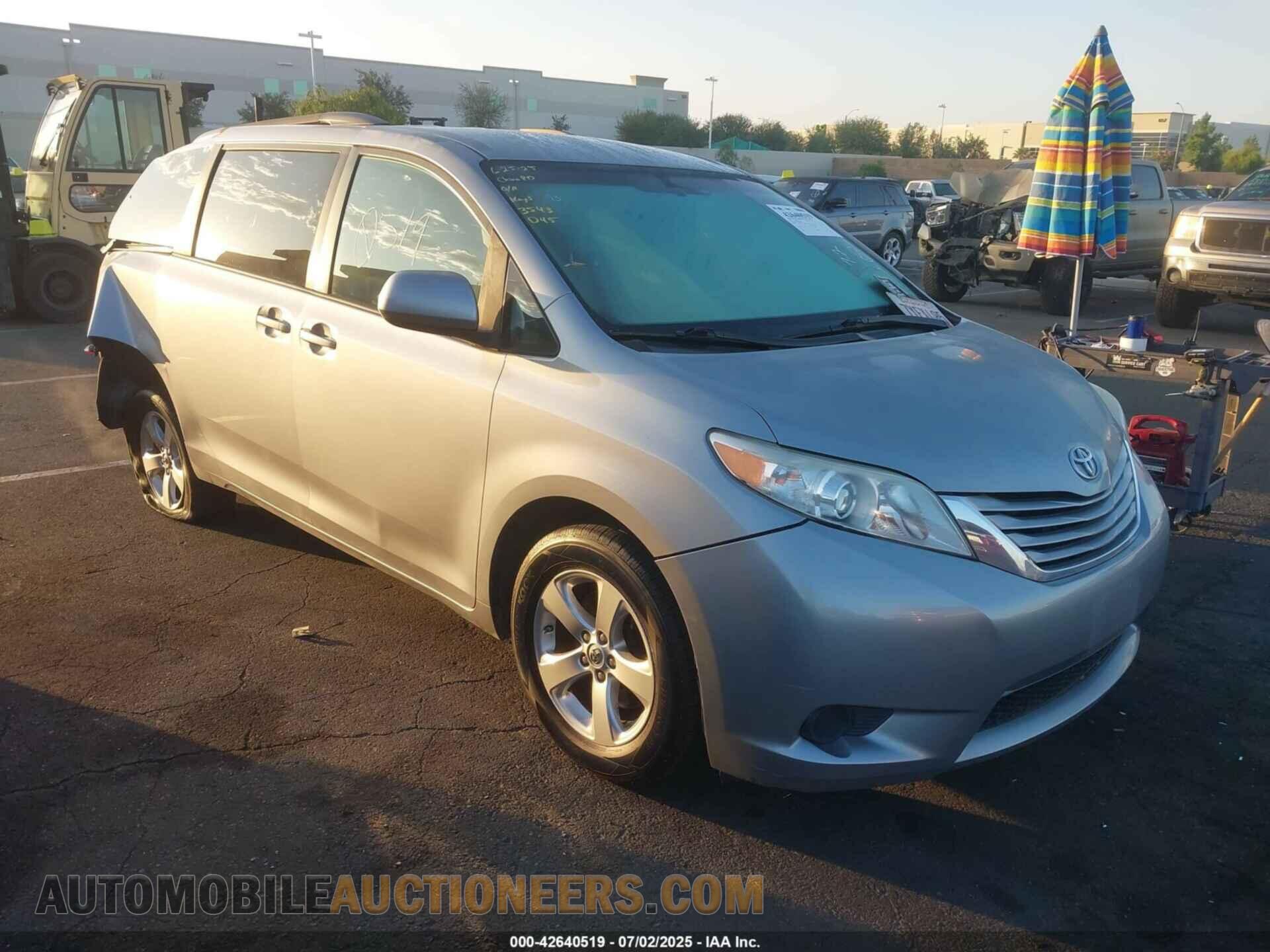5TDKZ3DC2HS856414 TOYOTA SIENNA 2017