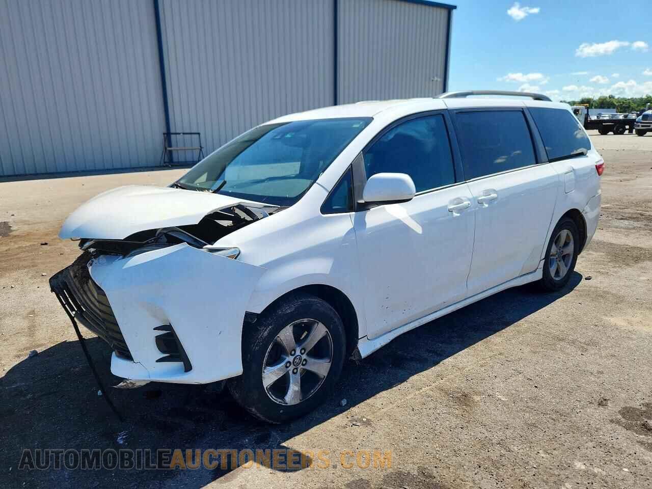 5TDKZ3DC2JS963677 TOYOTA SIENNA 2018