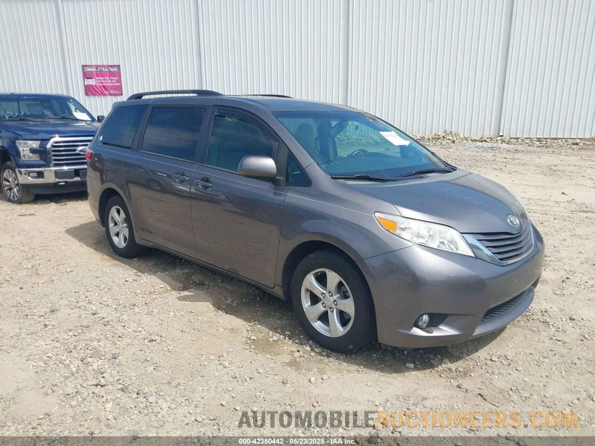 5TDKZ3DC6HS892526 TOYOTA SIENNA 2017