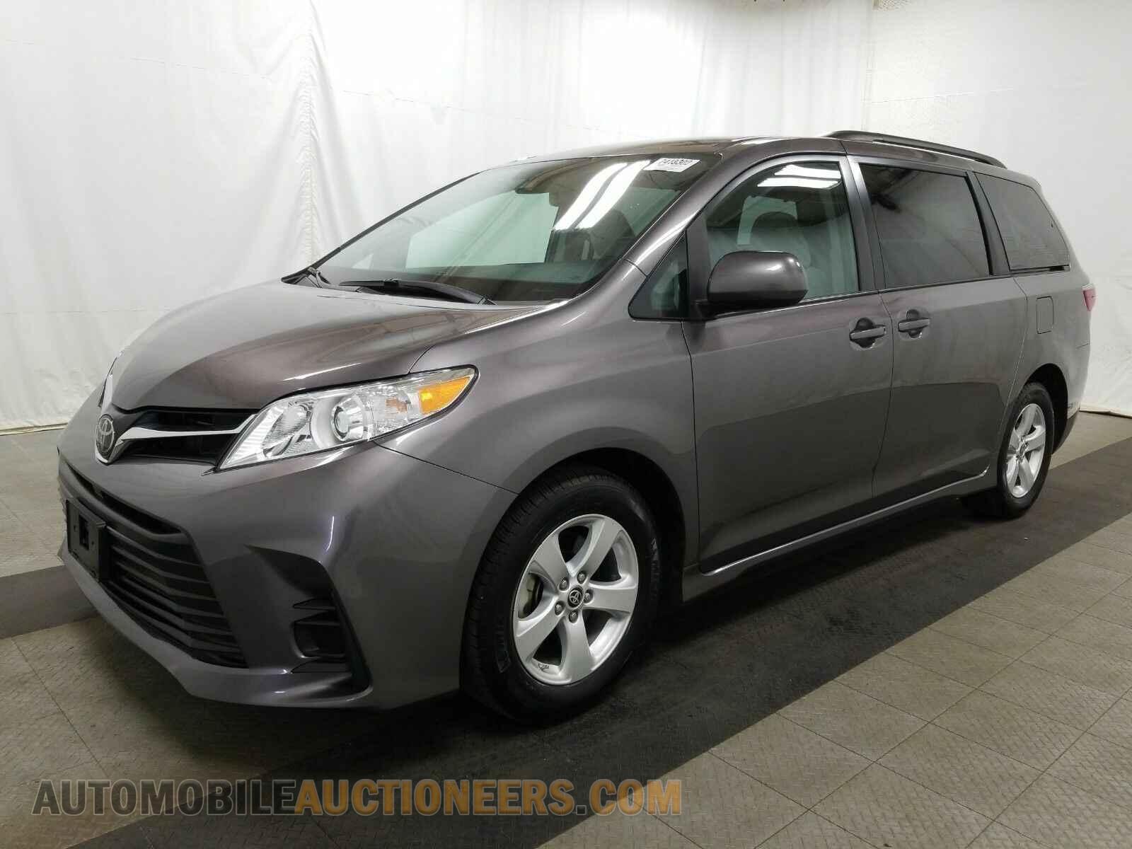 5TDKZ3DC6LS065635 Toyota Sienna LE 2020