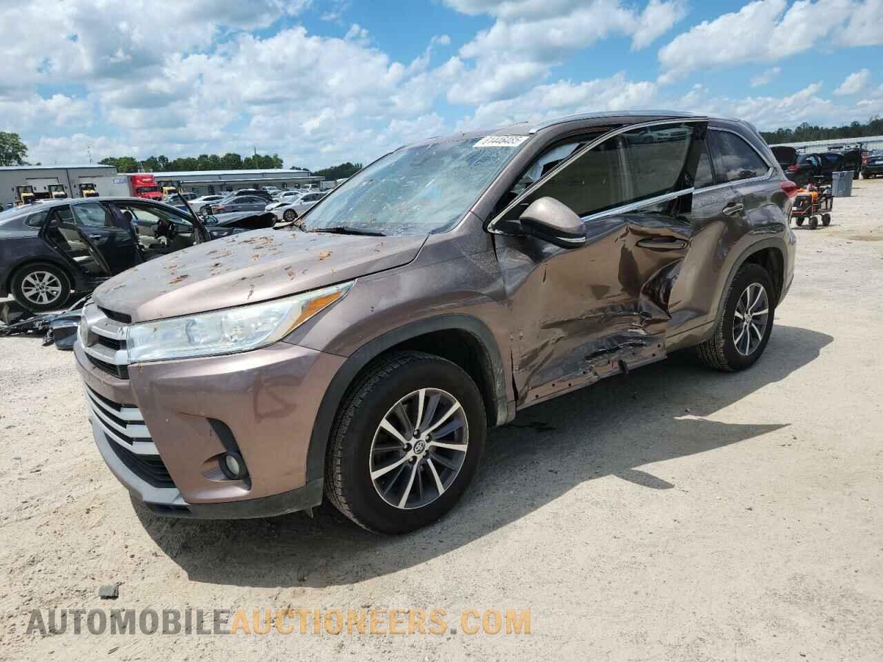 5TDKZRFH1JS258252 TOYOTA HIGHLANDER 2018