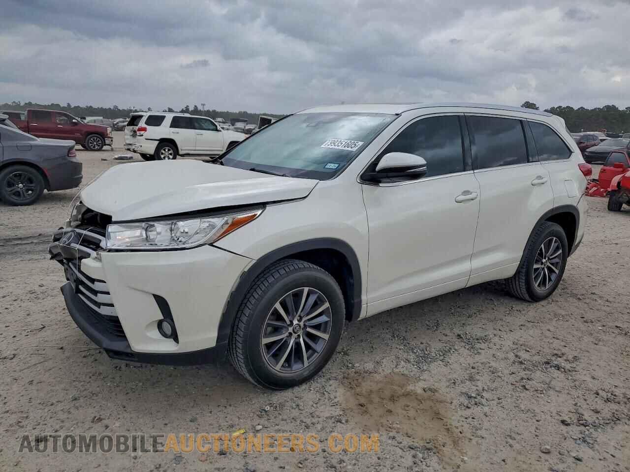 5TDKZRFH2JS530923 TOYOTA HIGHLANDER 2018