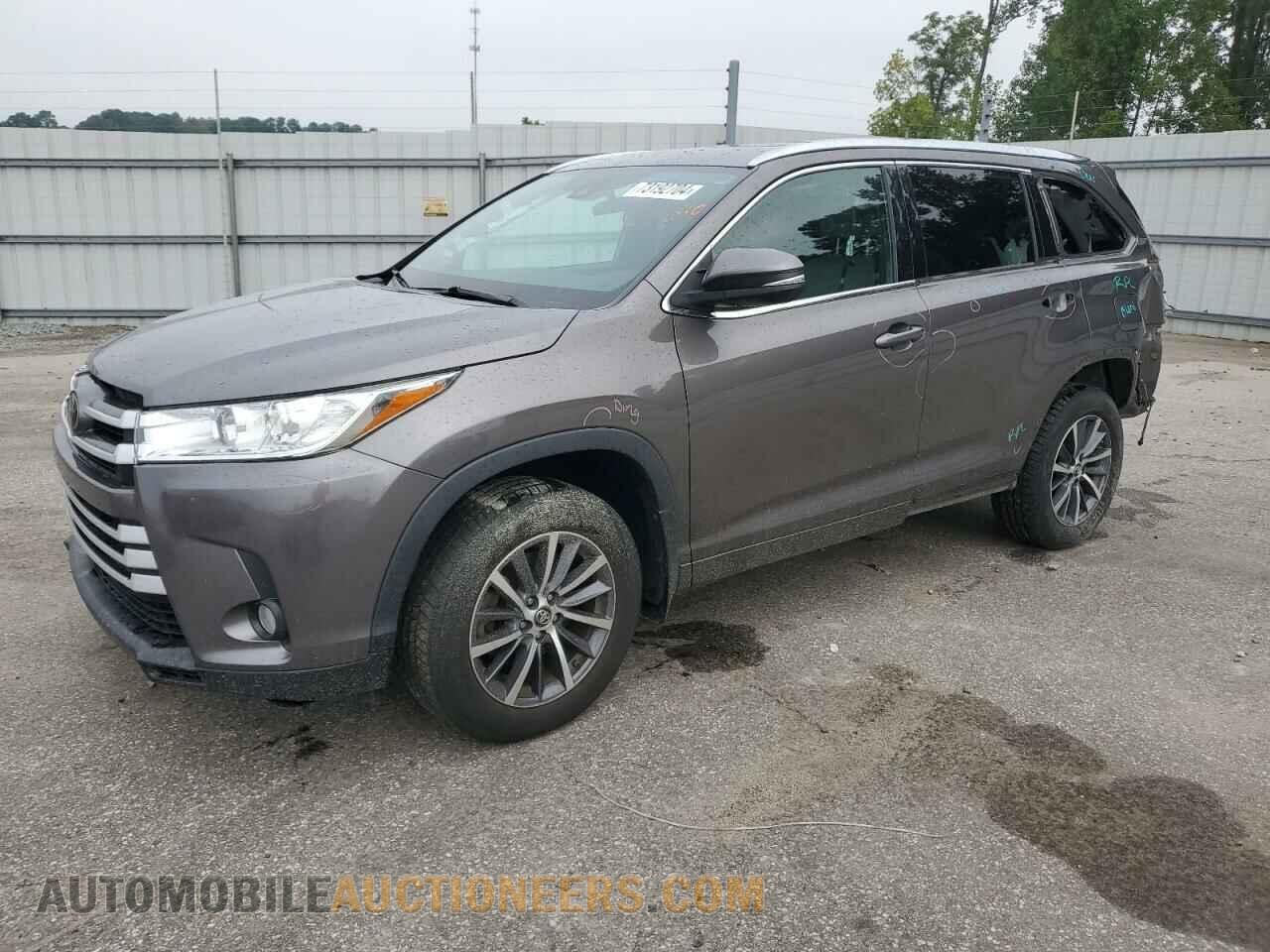 5TDKZRFH2JS532882 TOYOTA HIGHLANDER 2018