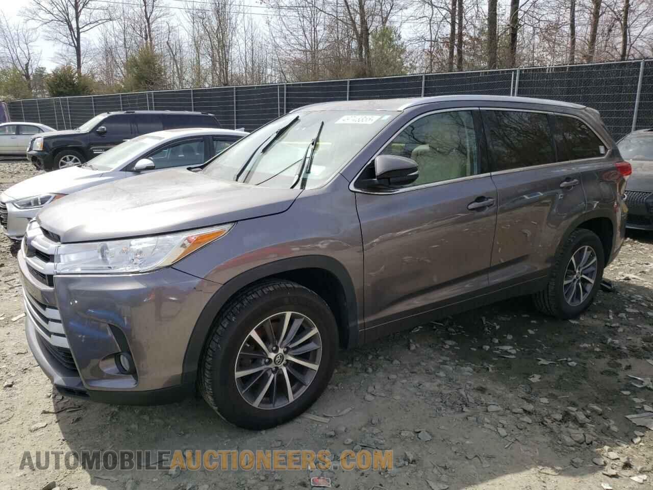 5TDKZRFH3JS535385 TOYOTA HIGHLANDER 2018