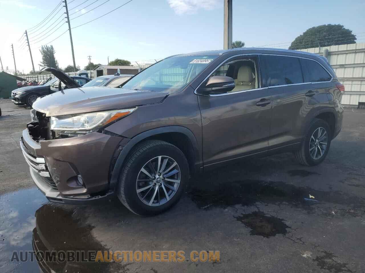5TDKZRFH4JS247889 TOYOTA HIGHLANDER 2018