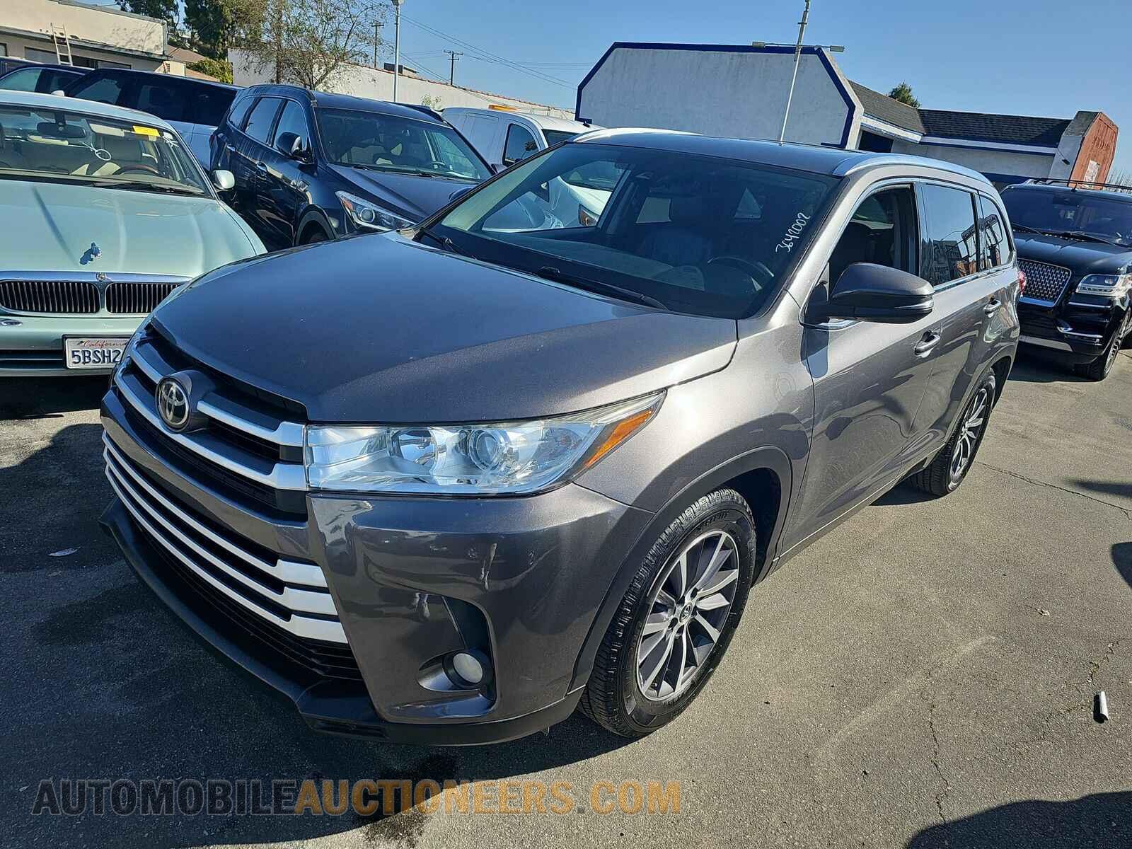 5TDKZRFH4JS536402 Toyota Highlander 2018