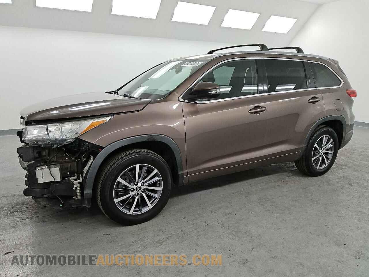 5TDKZRFH5JS249621 TOYOTA HIGHLANDER 2018