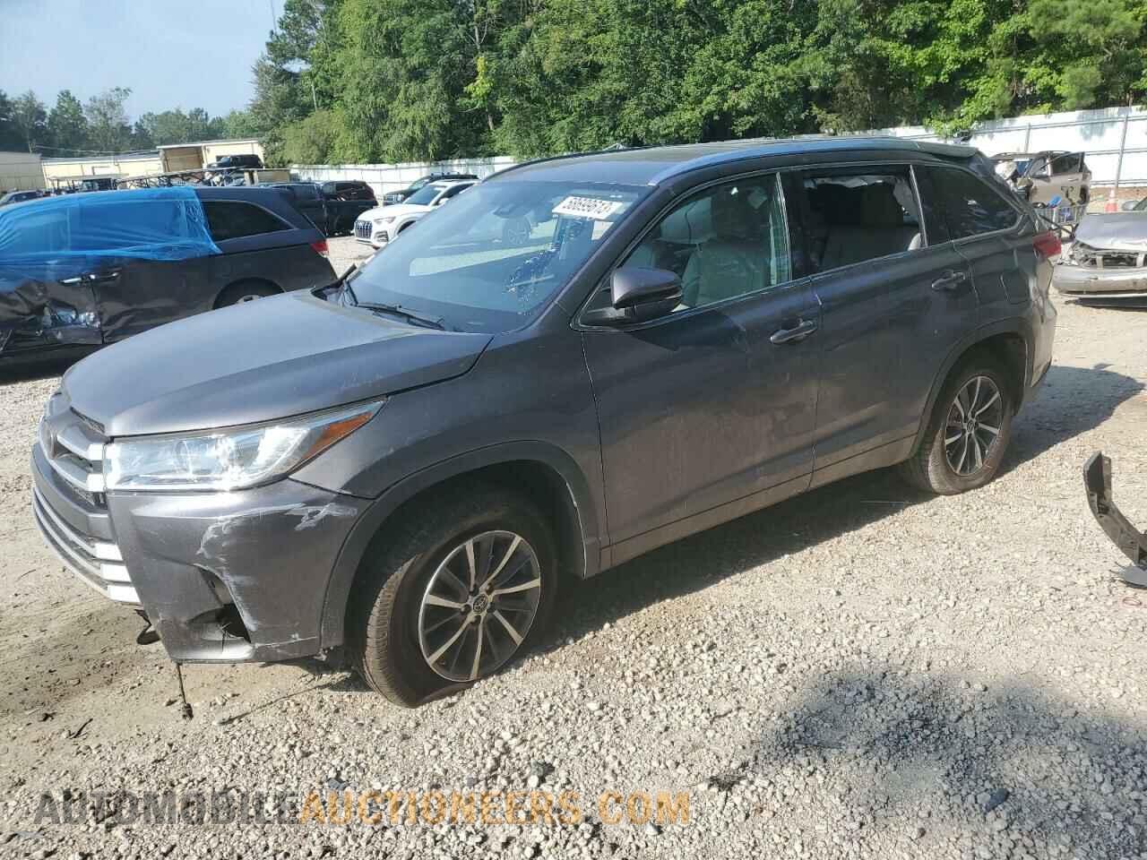 5TDKZRFH7JS532702 TOYOTA HIGHLANDER 2018
