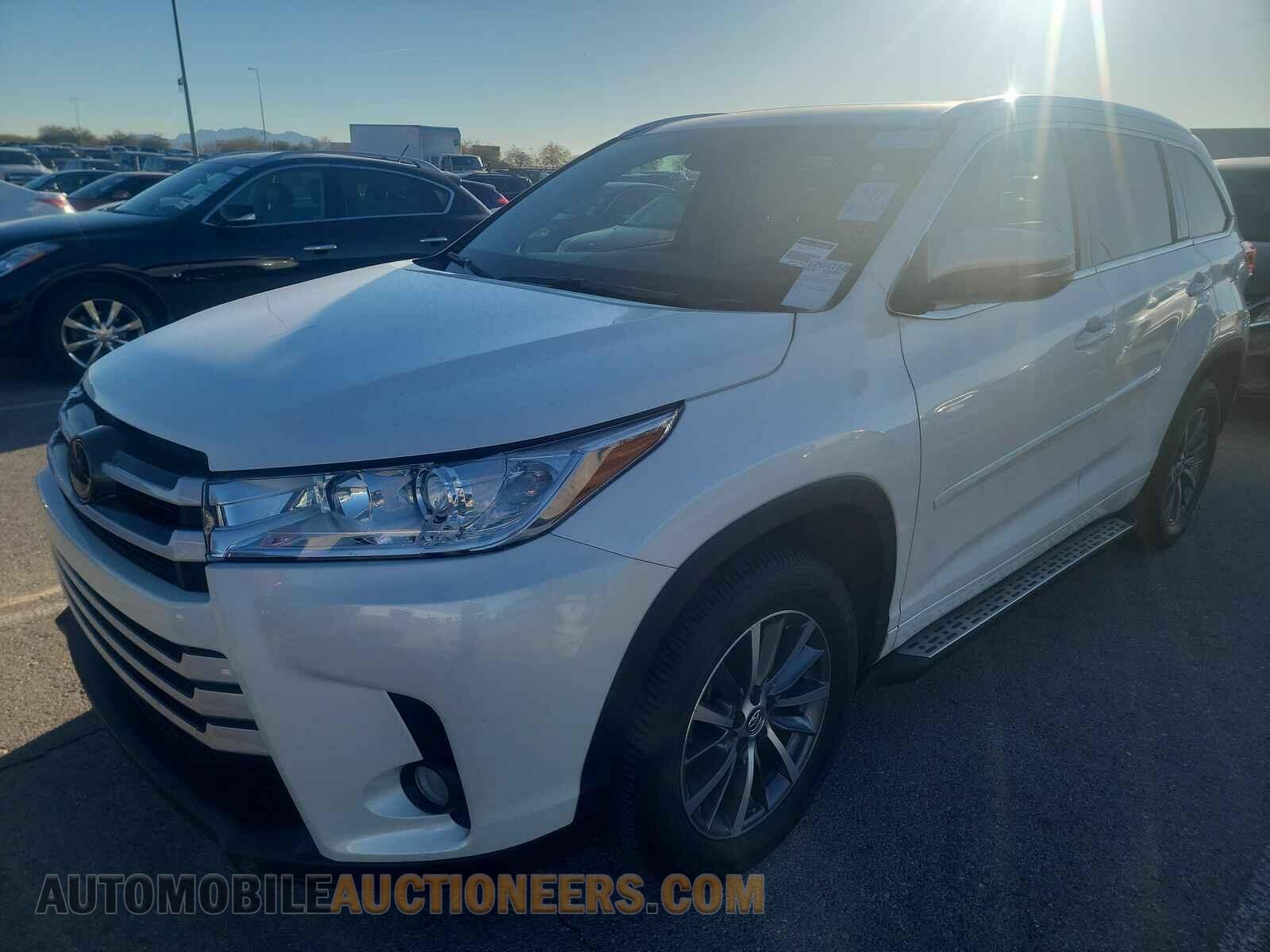 5TDKZRFH8JS284752 Toyota Highlander 2018