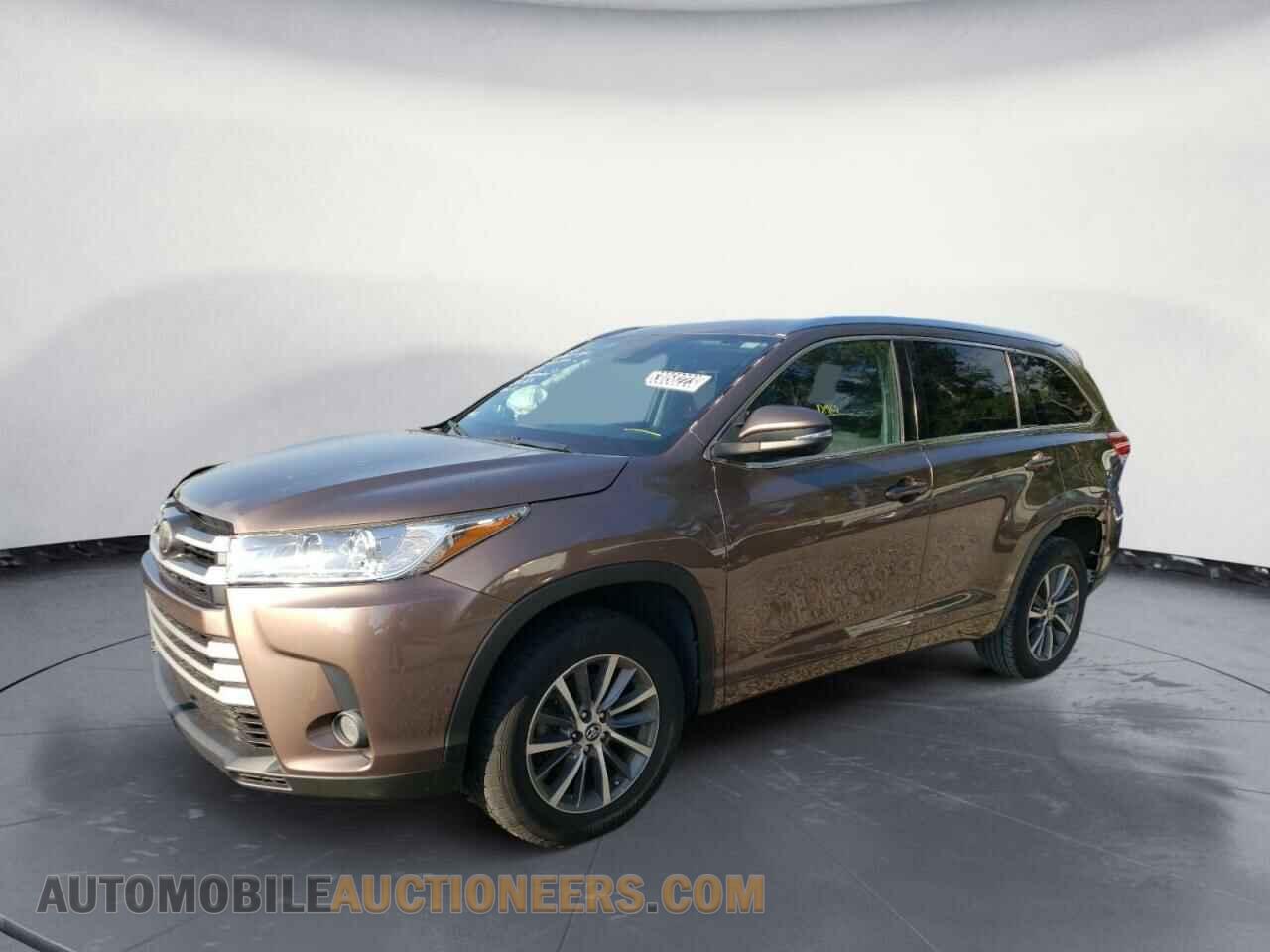 5TDKZRFHXJS280413 TOYOTA HIGHLANDER 2018
