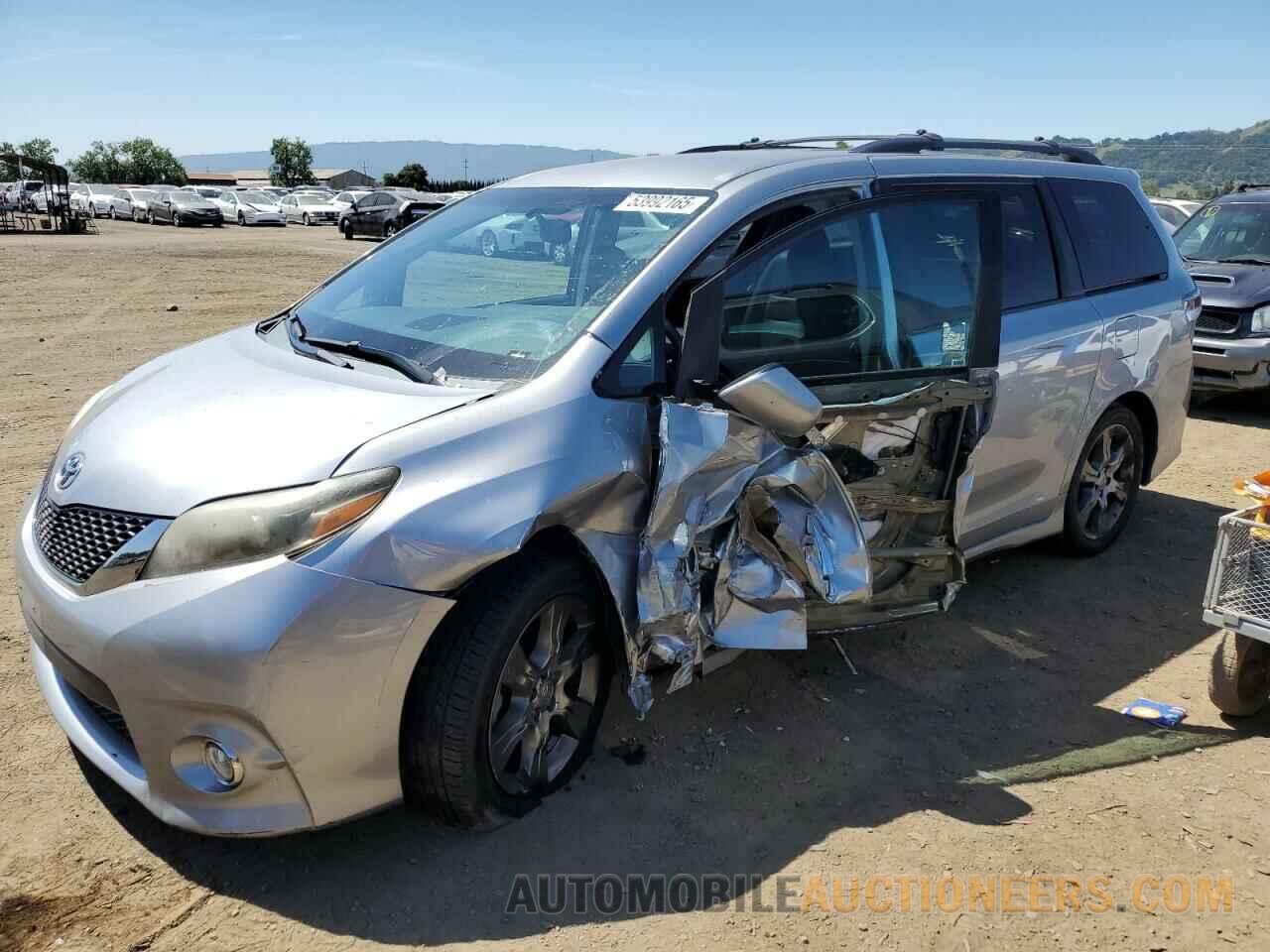 5TDXK3DC7FS546041 TOYOTA SIENNA 2015