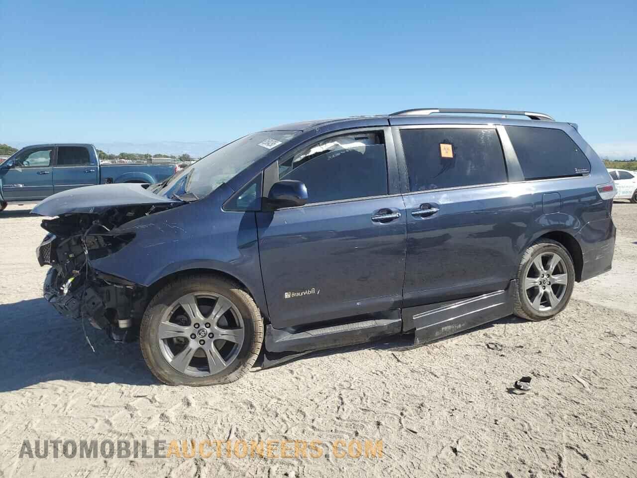 5TDXZ3DC2JS935951 TOYOTA SIENNA 2018