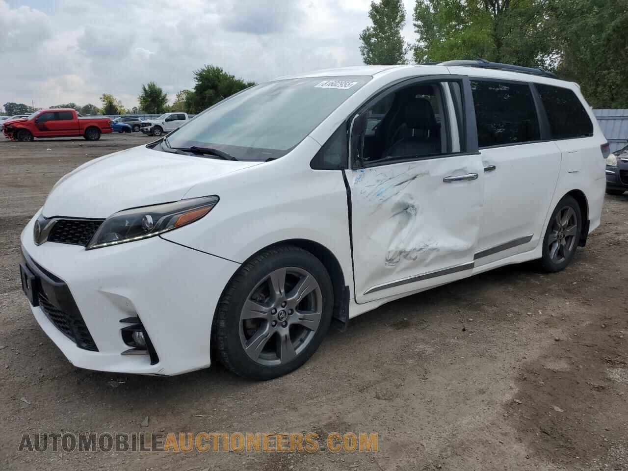 5TDXZ3DC9JS953864 TOYOTA SIENNA 2018