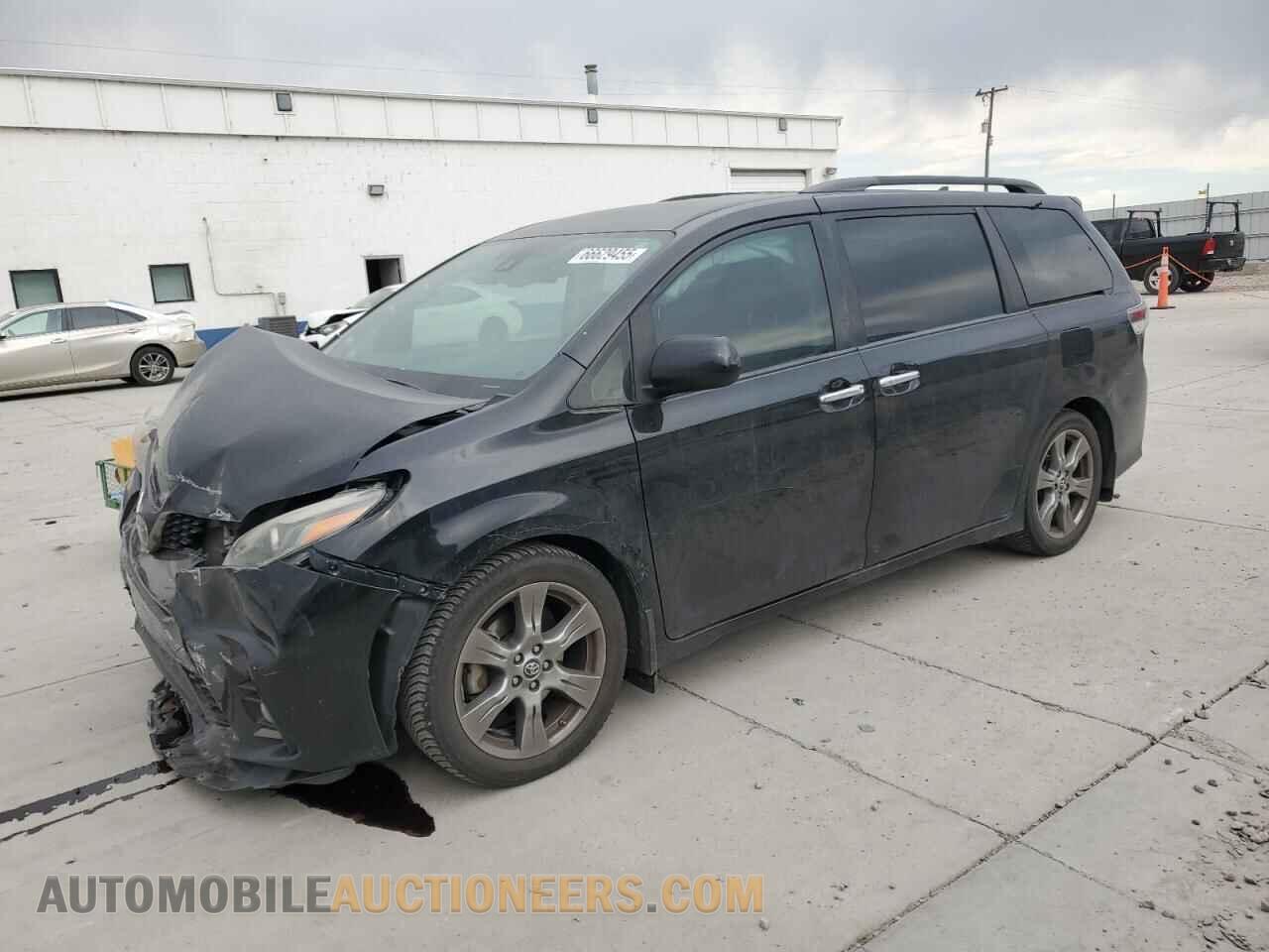 5TDXZ3DCXJS954103 TOYOTA SIENNA 2018